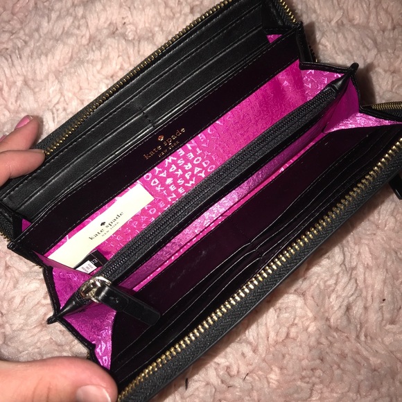 Kate Spade wallet - Picture 3 of 3